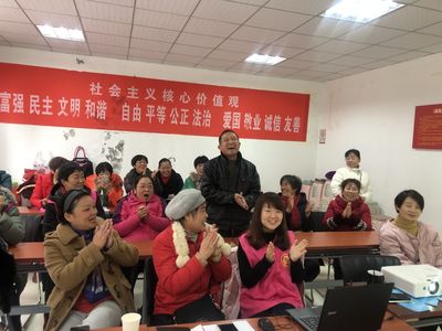 武昌府社區(qū)炫年華藝術(shù)團(tuán) 銀發(fā)舞動(dòng)新生活 文化鄰里暖夕陽